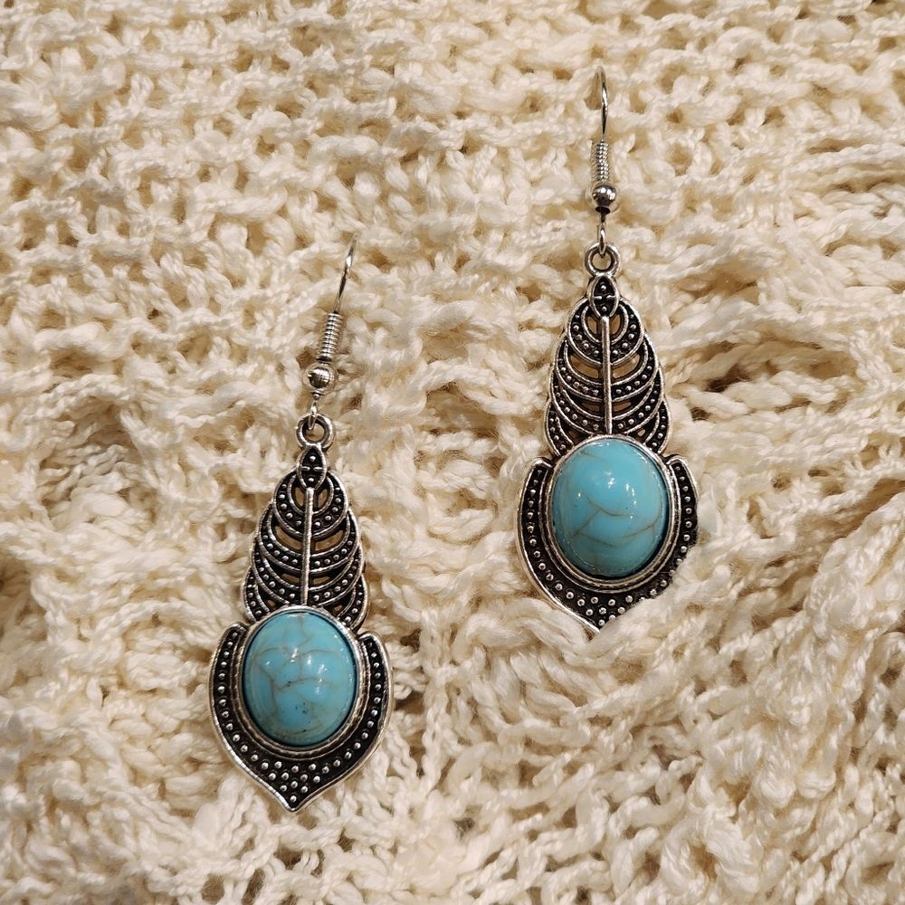 NEW Silver Toned and Faux Turquoise Featherlike Pattern Earrings